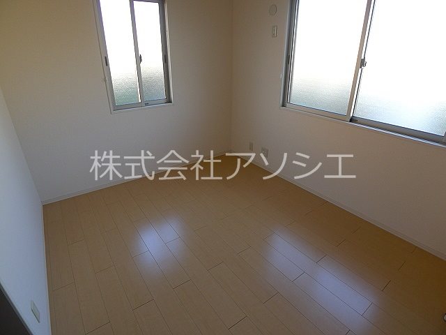 ロイヤルガーデン花水木 洋室6帖