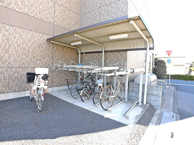 ウエストヒルズ 駐輪場
