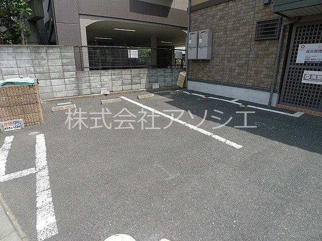 カプチュール 駐車場