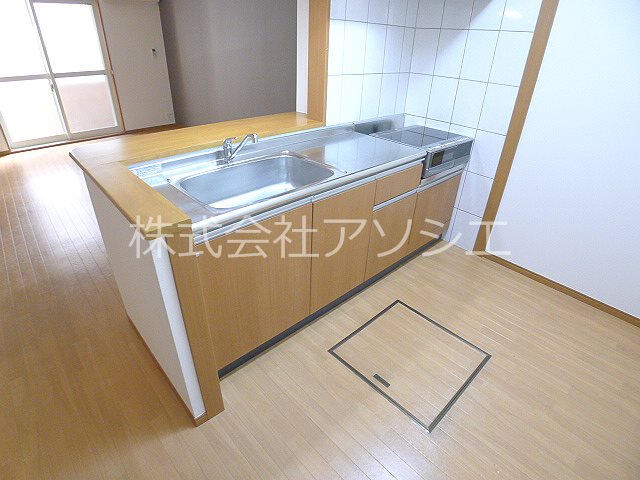 カシオペアＡ キッチンはシステムキッチン。