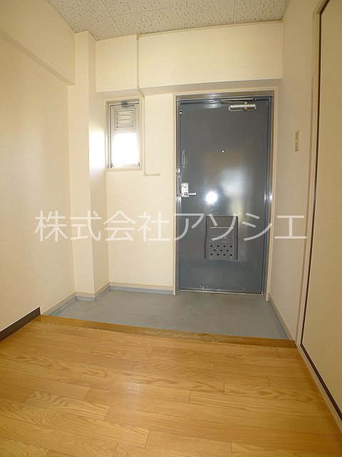 サン・コーポラス越谷　4号棟 玄関