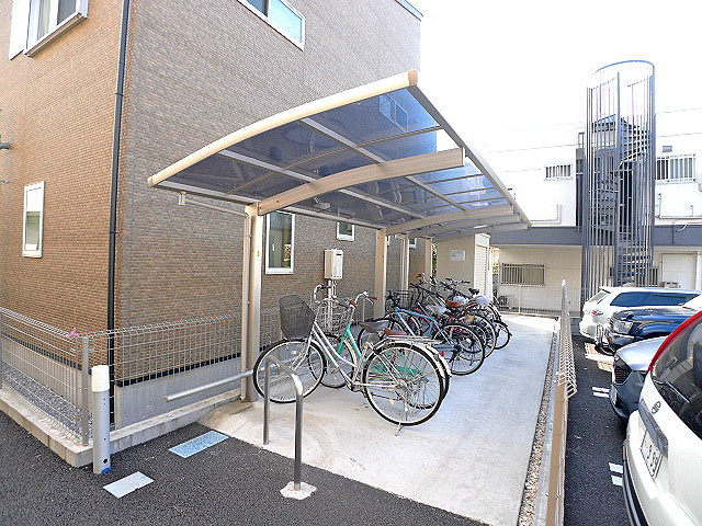 イリオス 駐輪場