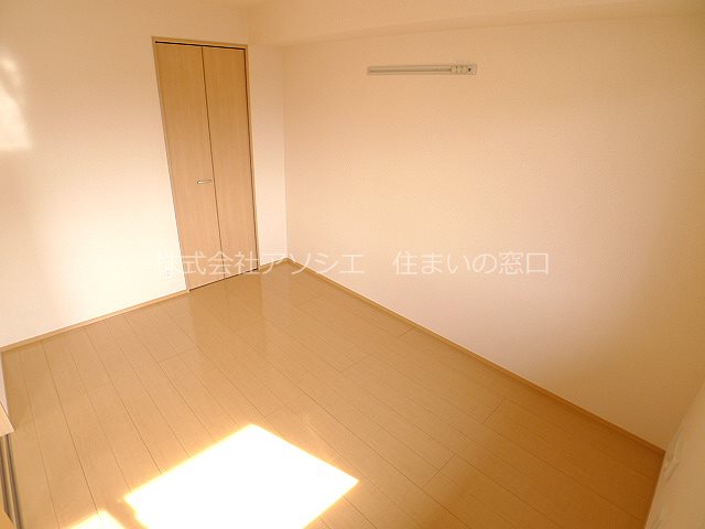 イリオス 洋室6帖