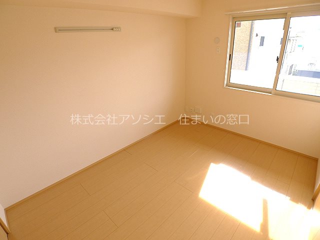 イリオス 洋室6帖