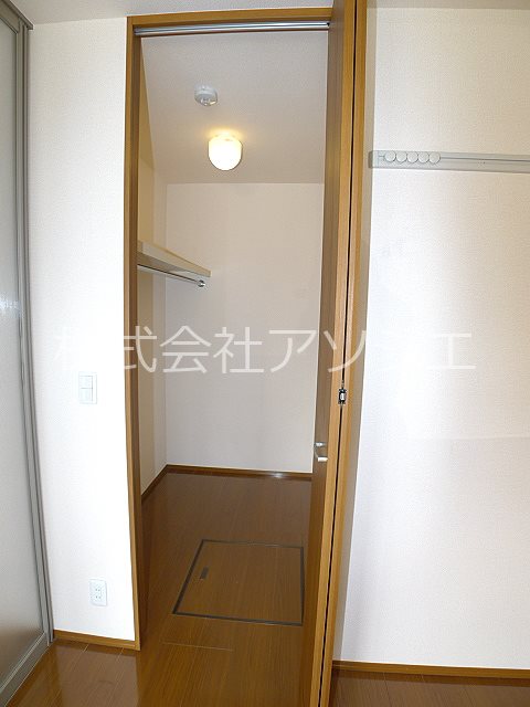 ヴィラアリエッティＡ 収納