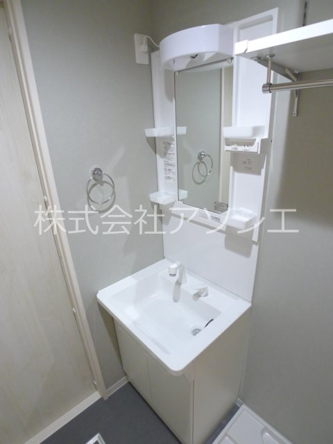 T.A越谷市瓦曽根1丁目 独立洗面台