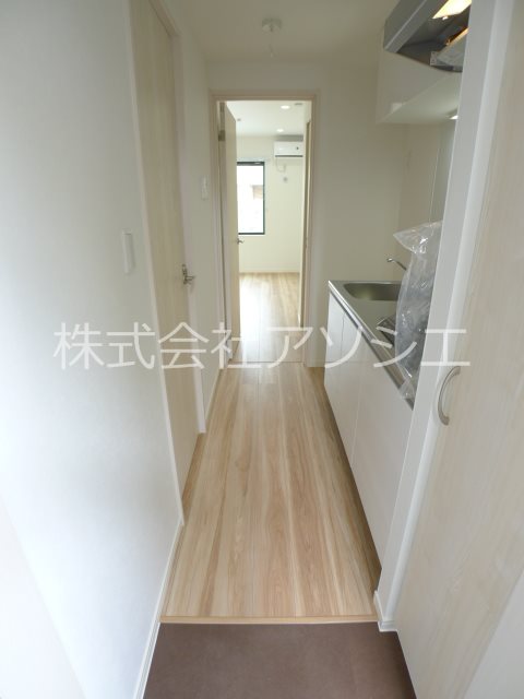 T.A越谷市瓦曽根1丁目 玄関ホール