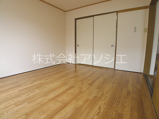 ヴァインベルク 洋室６帖
