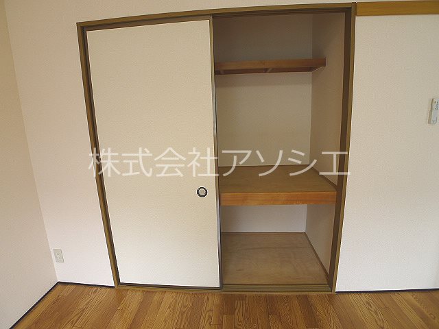 ヴァインベルク 洋室収納