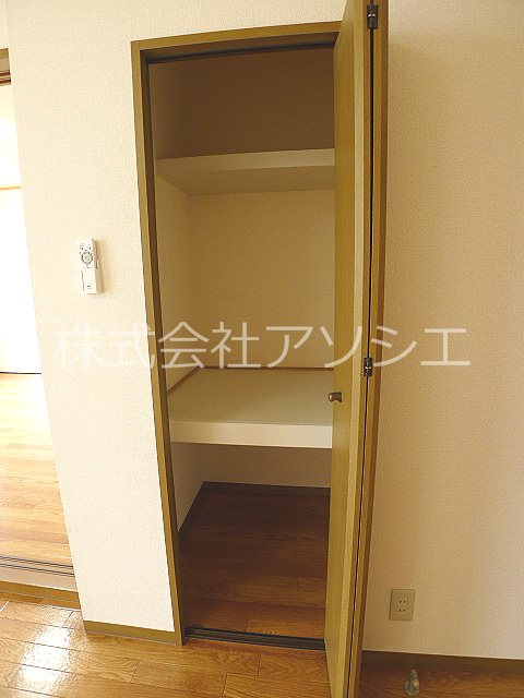 ヴァインベルク リビング収納