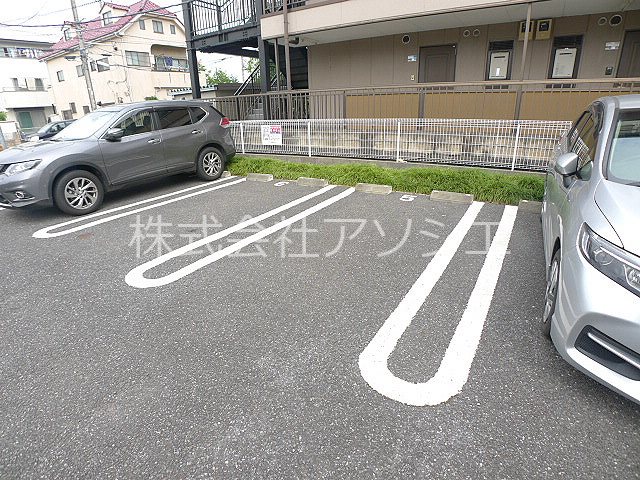 エイト・パル 駐車場