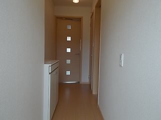フローリッシュ・テラスⅡ 玄関ホール
