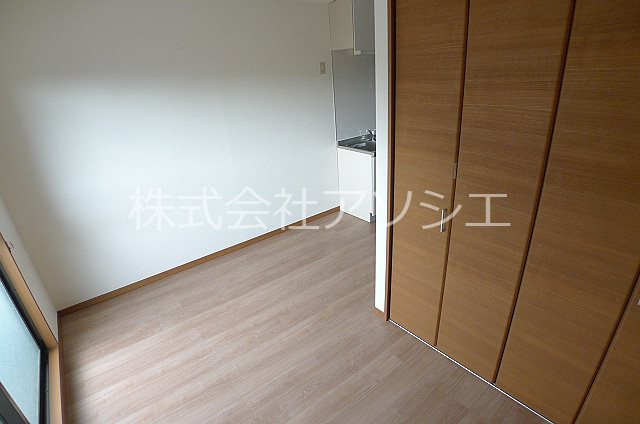 ヴィラ南越谷 洋室6帖