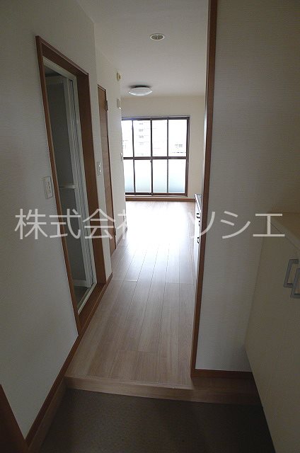 ヴィラ南越谷 玄関
