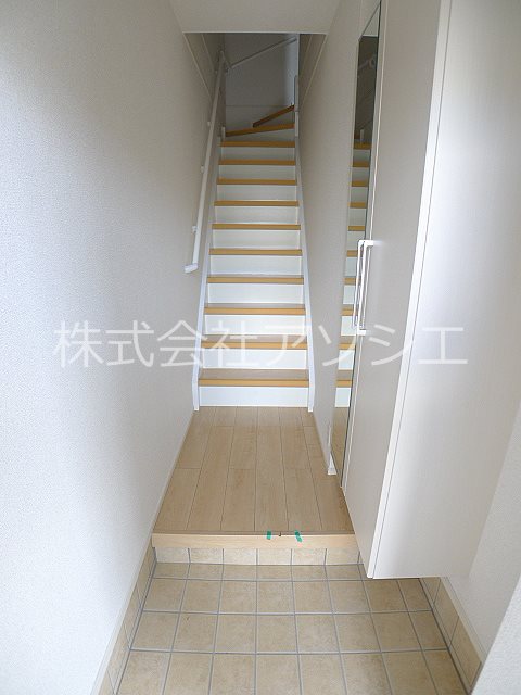 アンジュ　ブリリアンB 玄関ホール
