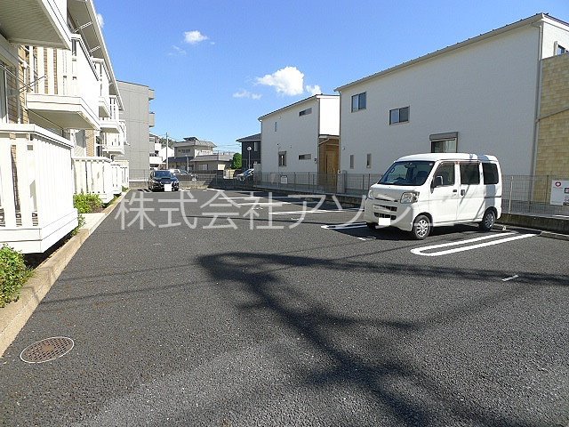 ゴールドパストラルⅡ 駐車場