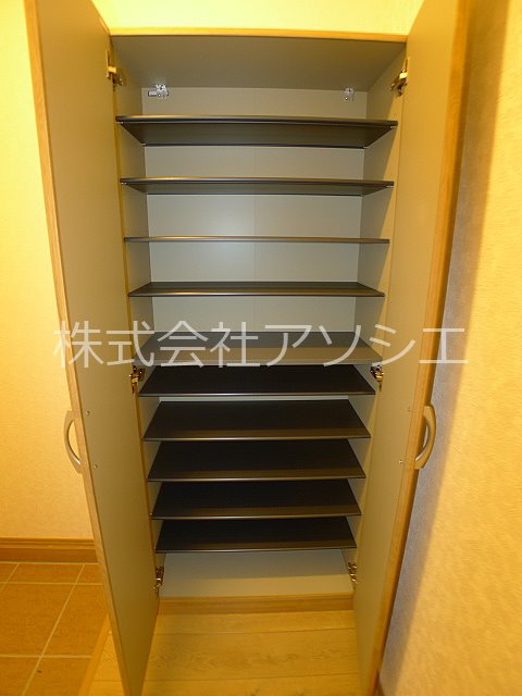 アリエル新越谷 収納