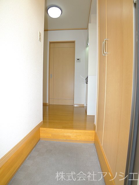 オレンジキャッスル越谷 玄関