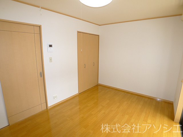 オレンジキャッスル越谷 ベッドルーム