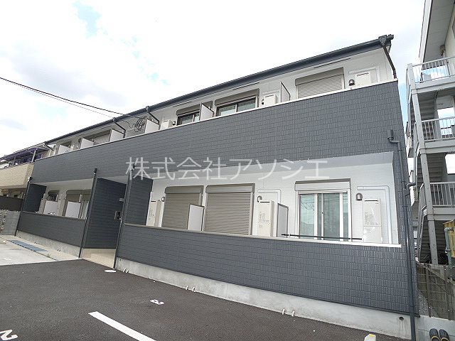 ウエストハイム吉川高富のご紹介は住まいの窓口アソシエにお任せください。