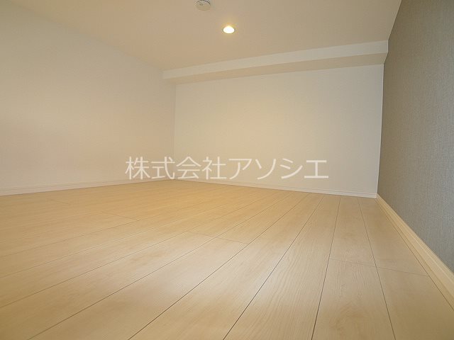 ウエストハイム吉川高富 ロフトスペース