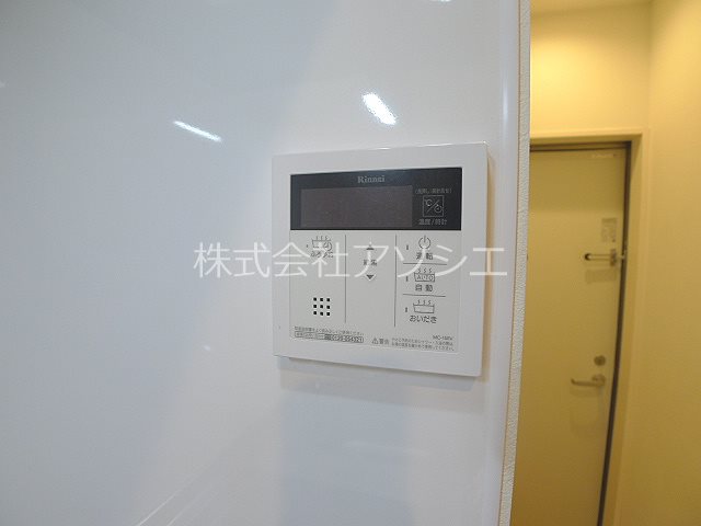 ウエストハイム吉川高富 給湯器パネル