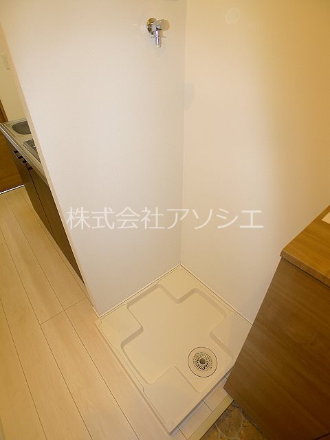 ウエストハイム吉川高富 室内洗濯機置き場