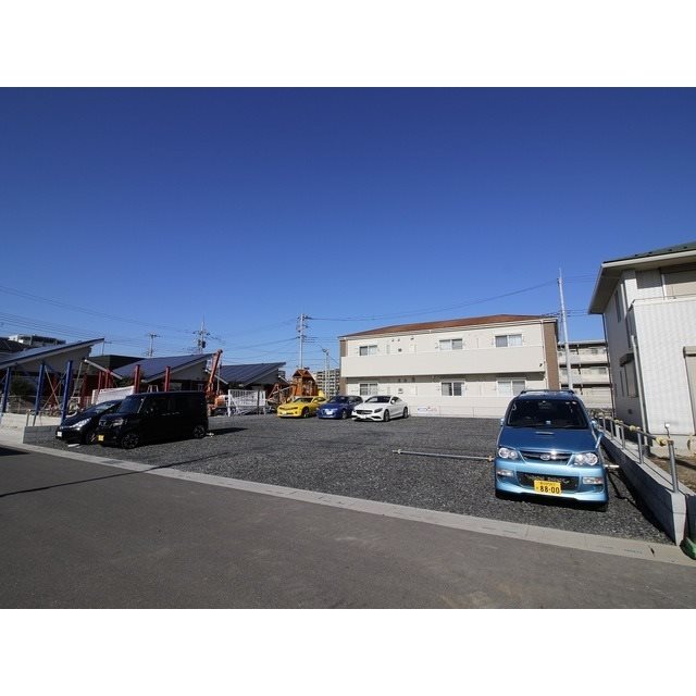 アムール石塚 駐車場