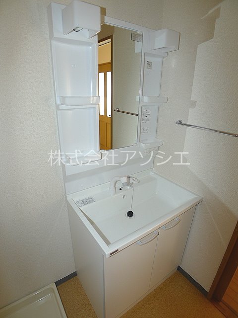 ハイアットプラザ新越谷 シャンプードレッサー