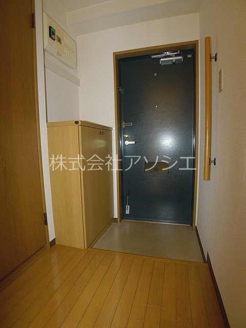 ハイアットプラザ新越谷 玄関