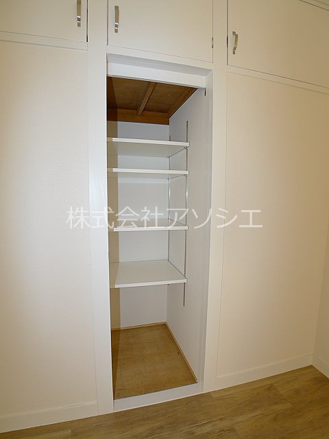 サンシャイン茜ハイツ 収納