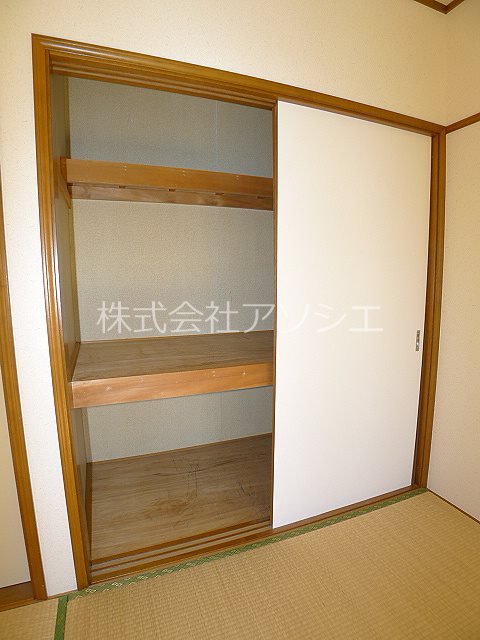 エクレールⅠ 押入れ収納