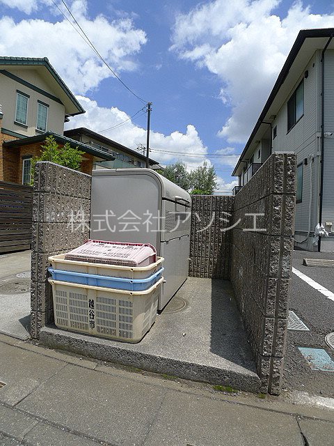ウエストコートⅠ ゴミ集積場