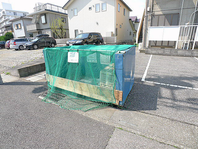 メゾン・ド・ジュネス ゴミ置場