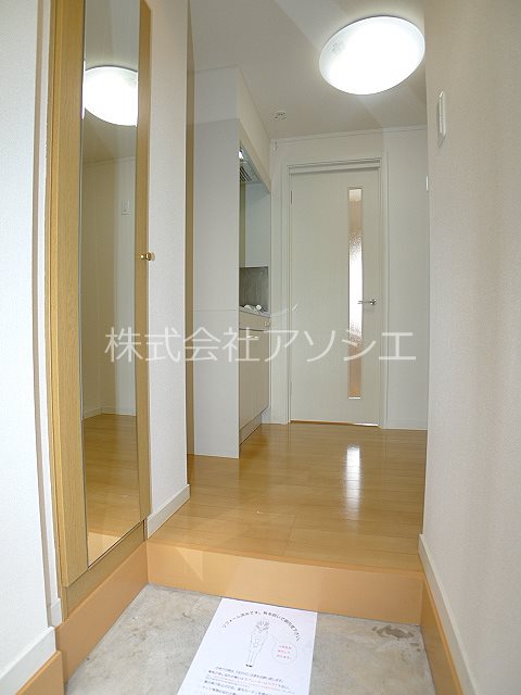 ヴェルデ越谷 玄関