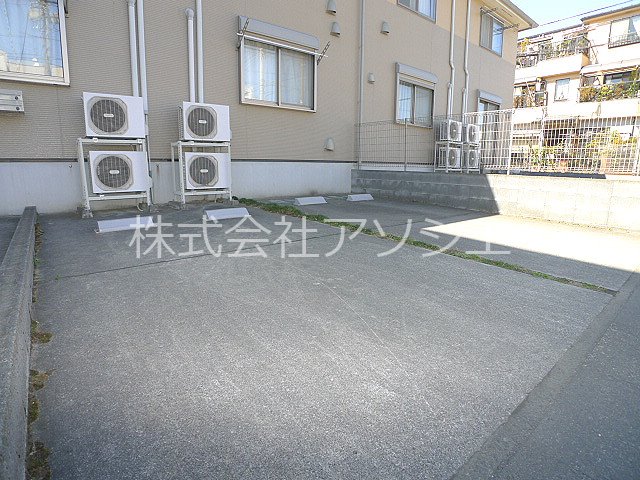 ヴェルデ越谷 駐車場