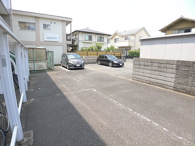アルカサール 駐車場