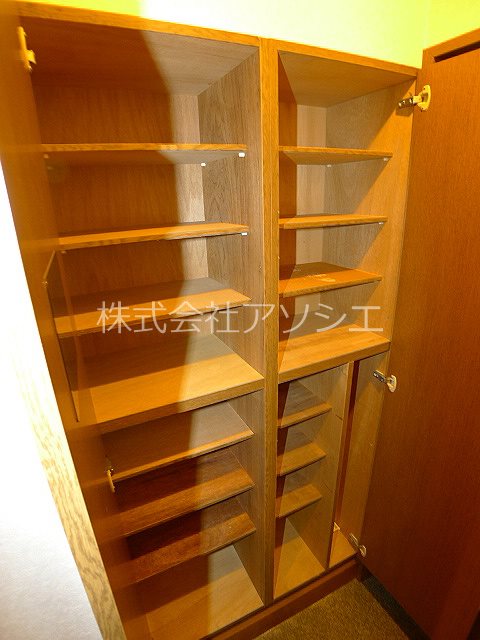 アルカサール シューズボックス