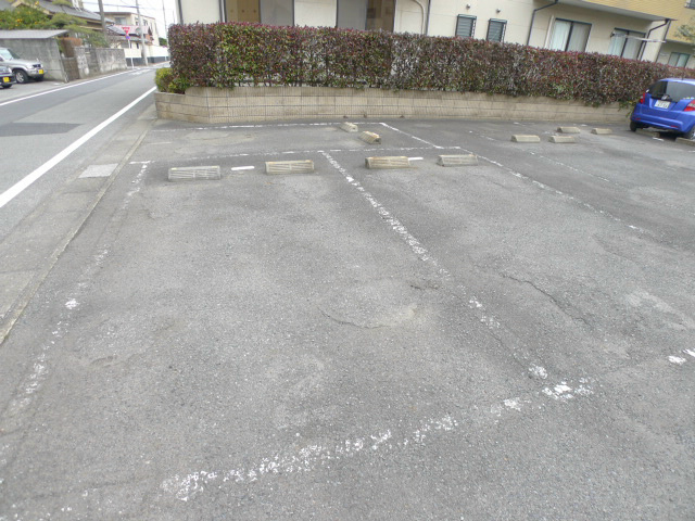 グランテラス　ウエスト 駐車場
