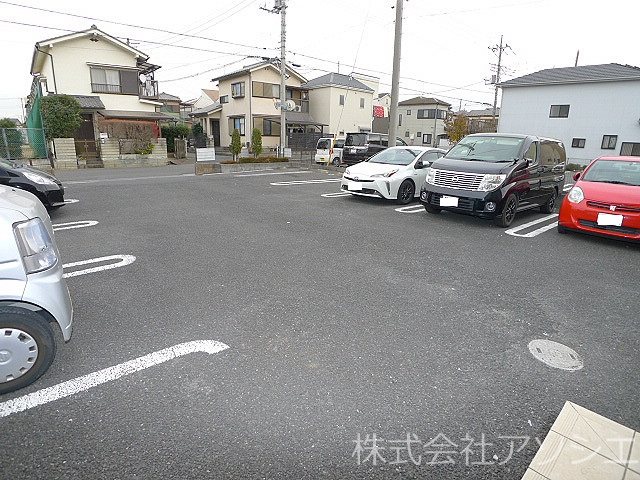 グラース　ベル 駐車場