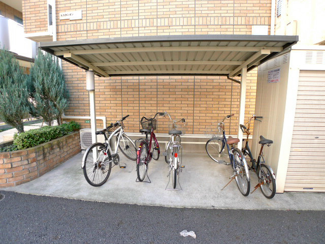 エスタシオン 駐輪場