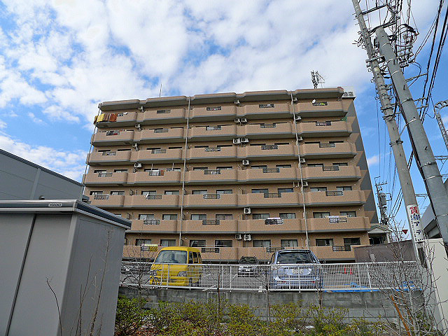 エマーレ北越谷のご紹介は住まいの窓口 アソシエにお任せ下さい。