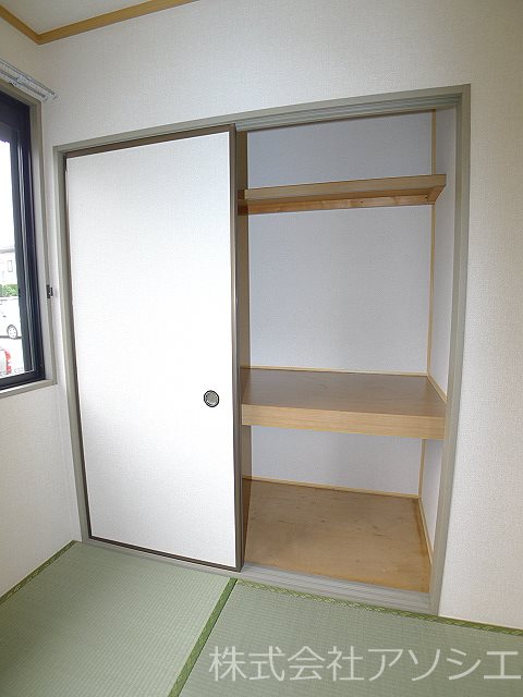 サンライトスクエアⅠ 押入れ収納