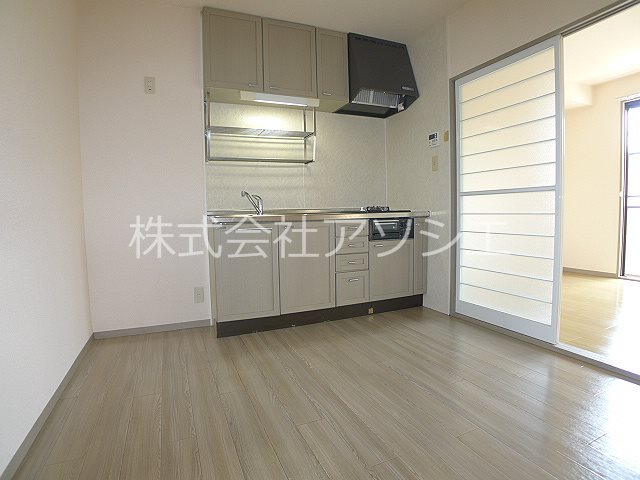シンヤハンズ　Ⅰ キッチンはシステムキッチン