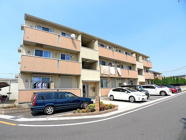 シャルムⅡのご紹介は住まいの窓口 アソシエへお任せ下さい。