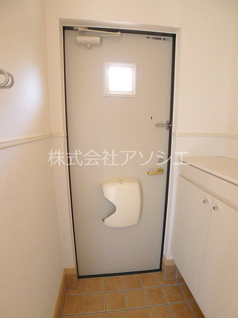 ソレアードＡ 玄関