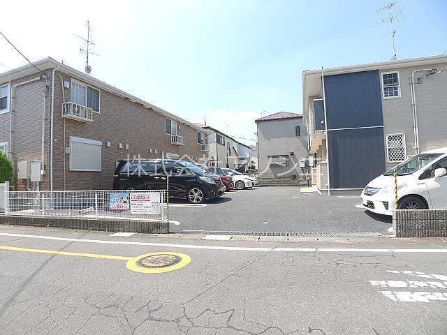 ソレアードＡ 駐車場