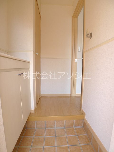 ソレアードＡ 玄関