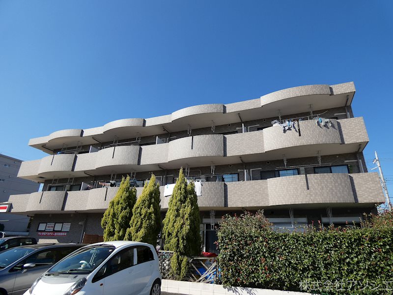 エクメーネ吉川のご紹介は住まいの窓口アソシエにお任せください。