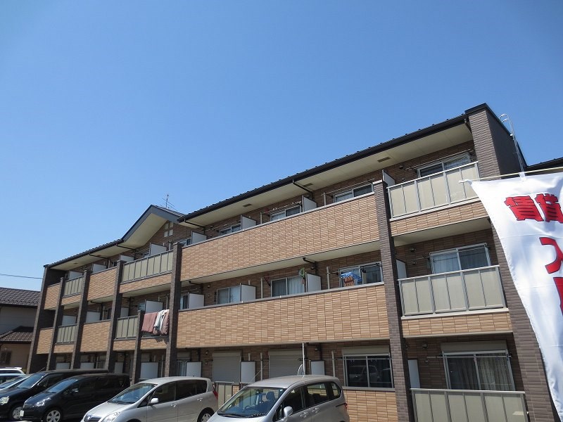 シャン・アビタシオンのご紹介は住まいの窓口アソシエにお任せ下さい。